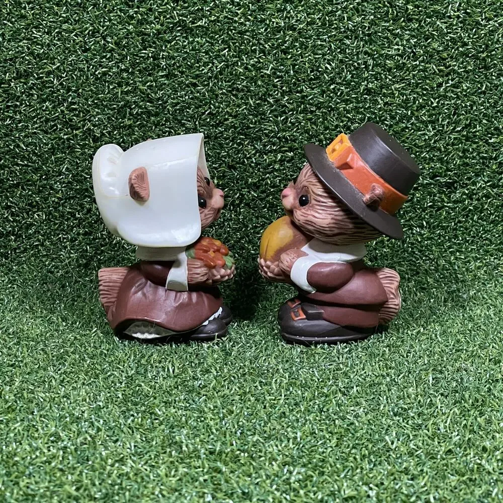 Vintage Hallmark Pilgrim Squirrel Salt Pepper Shakers Thanksgiving Fall